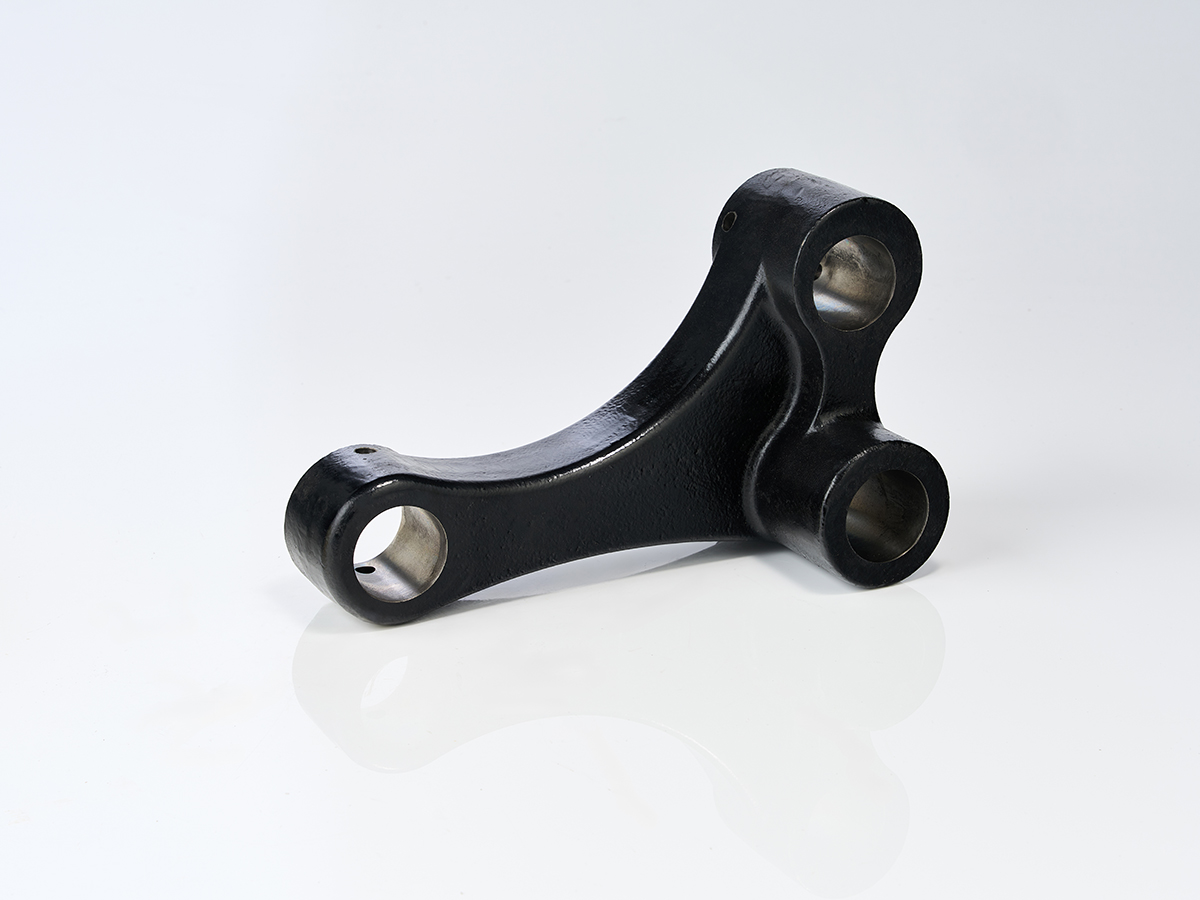 An image showing the front view of Link Machined Tipping LH Black (Part 331/44533)